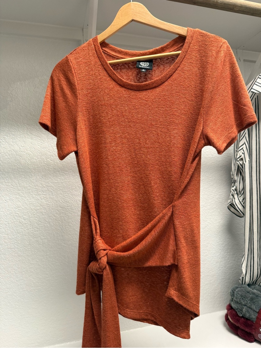 bobeau Rust Tie-Waist Short Sleeve Tee